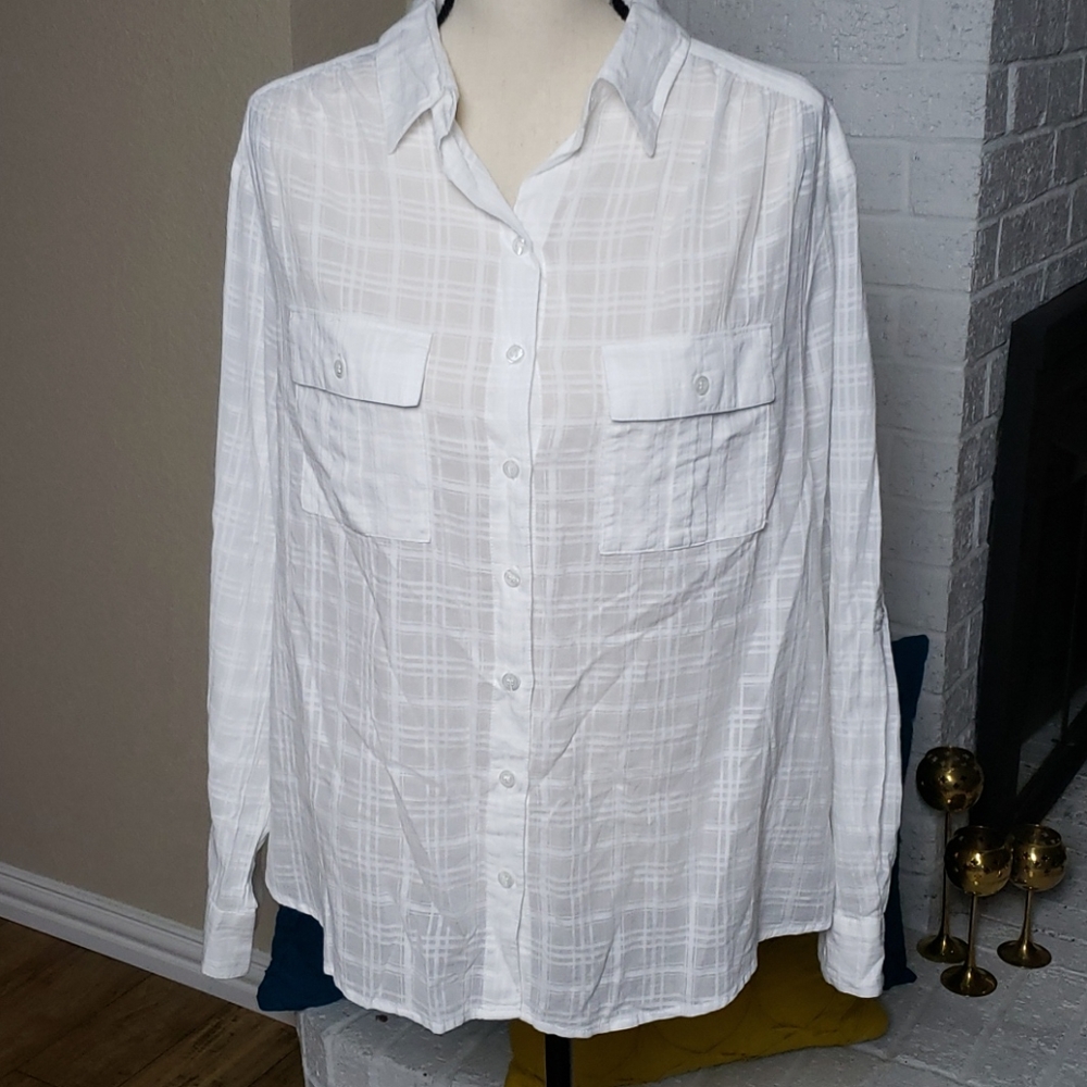 Sandra Ingrish, white button down,long sleeve
